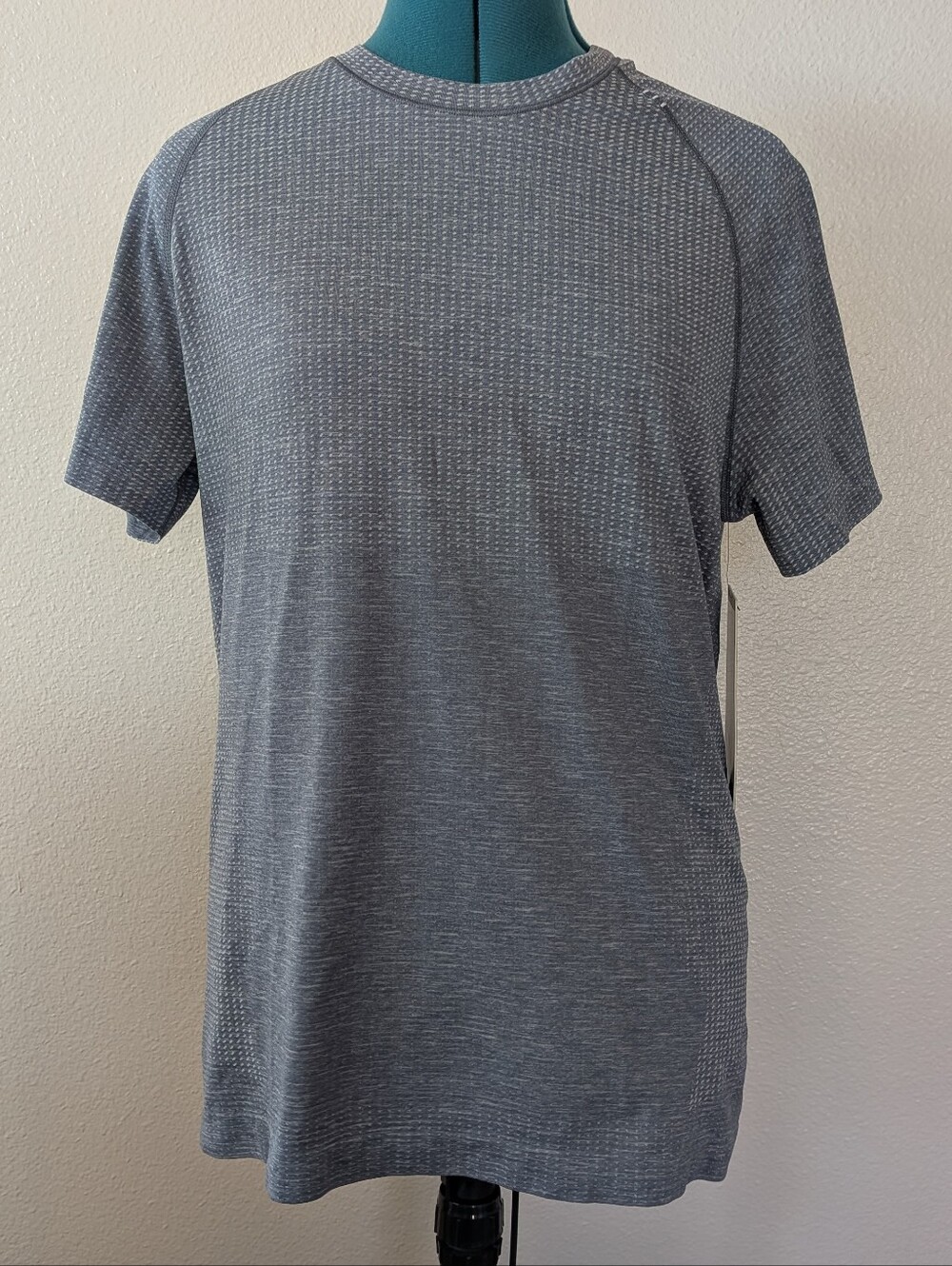 lululemon Men's Metal Vent Tech Short Sleeve Tee